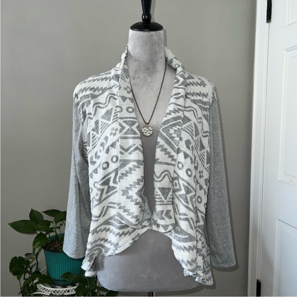 Maurice’s grey Aztec cardigan size large
